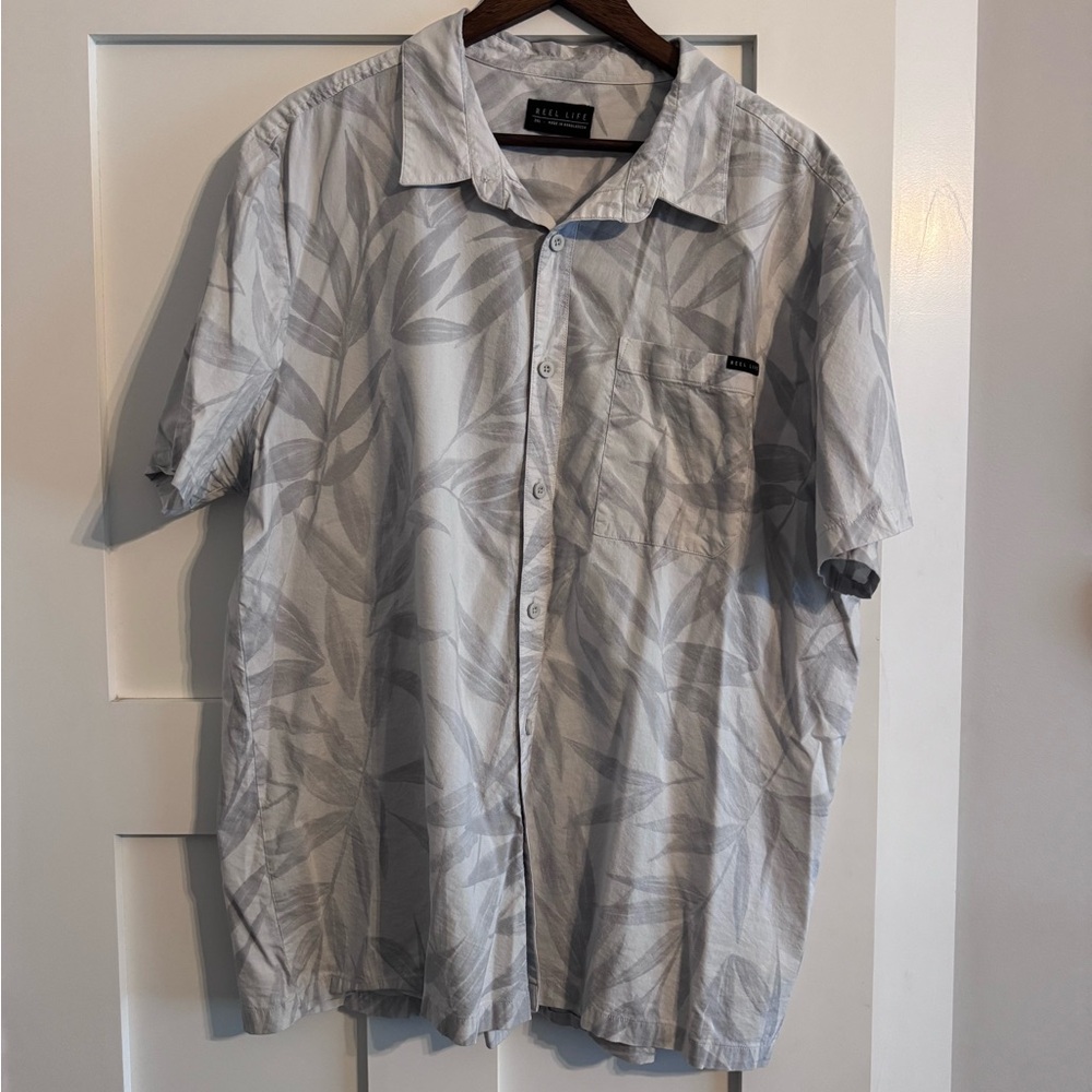 Men's Light Gray Leaf Pattern Shirt